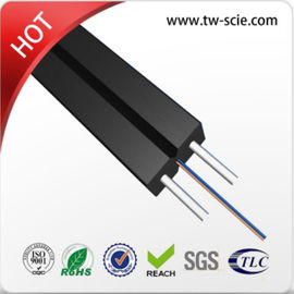 كابل الألياف الضوئية الداخلي كابل إسقاط FTTH ذو سترة سوداء مع ألياف G657A1 للداخل